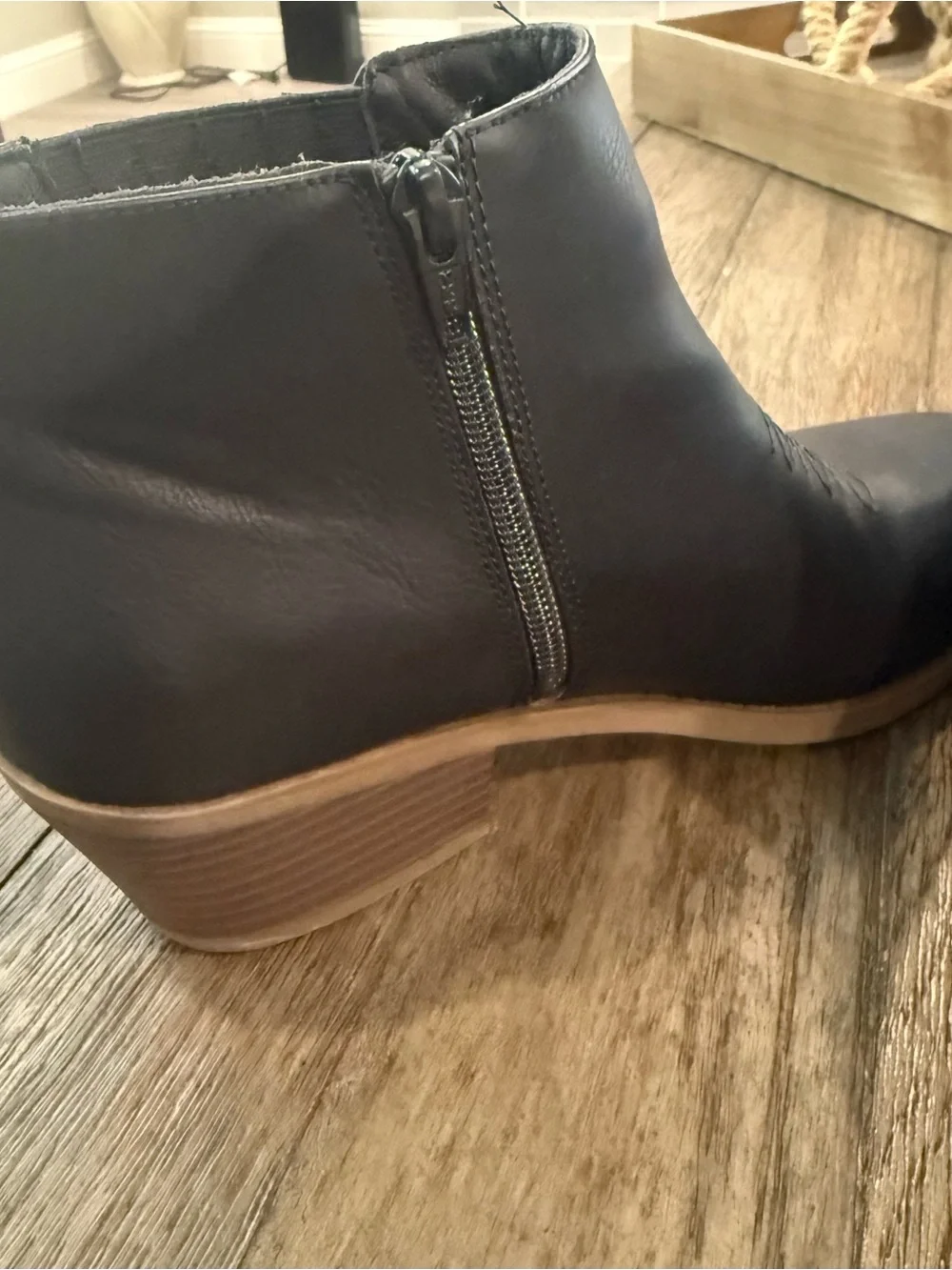 FRYE AND CO. Women’s Black Faux Leather Ankle Booties with Side Zip